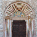 L'aquila: Basilica di Collemaggio porta Santa