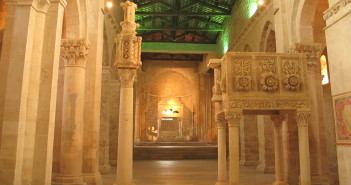 interno abbazia di s. clemente a casauria 2